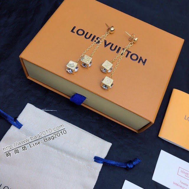 Louis Vuitton新款飾品 路易威登字母四葉草方形吊墜耳環 LV鏈條耳吊耳釘  zglv2133